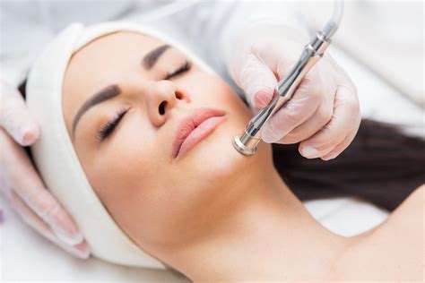 Facial .